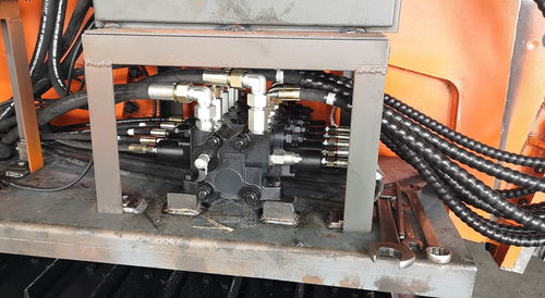 扒渣機多路換向閥